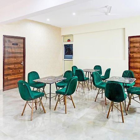 Super Townhouse Sector 86 Near Sector 83 Metro Station Hotell Noida Exteriör bild
