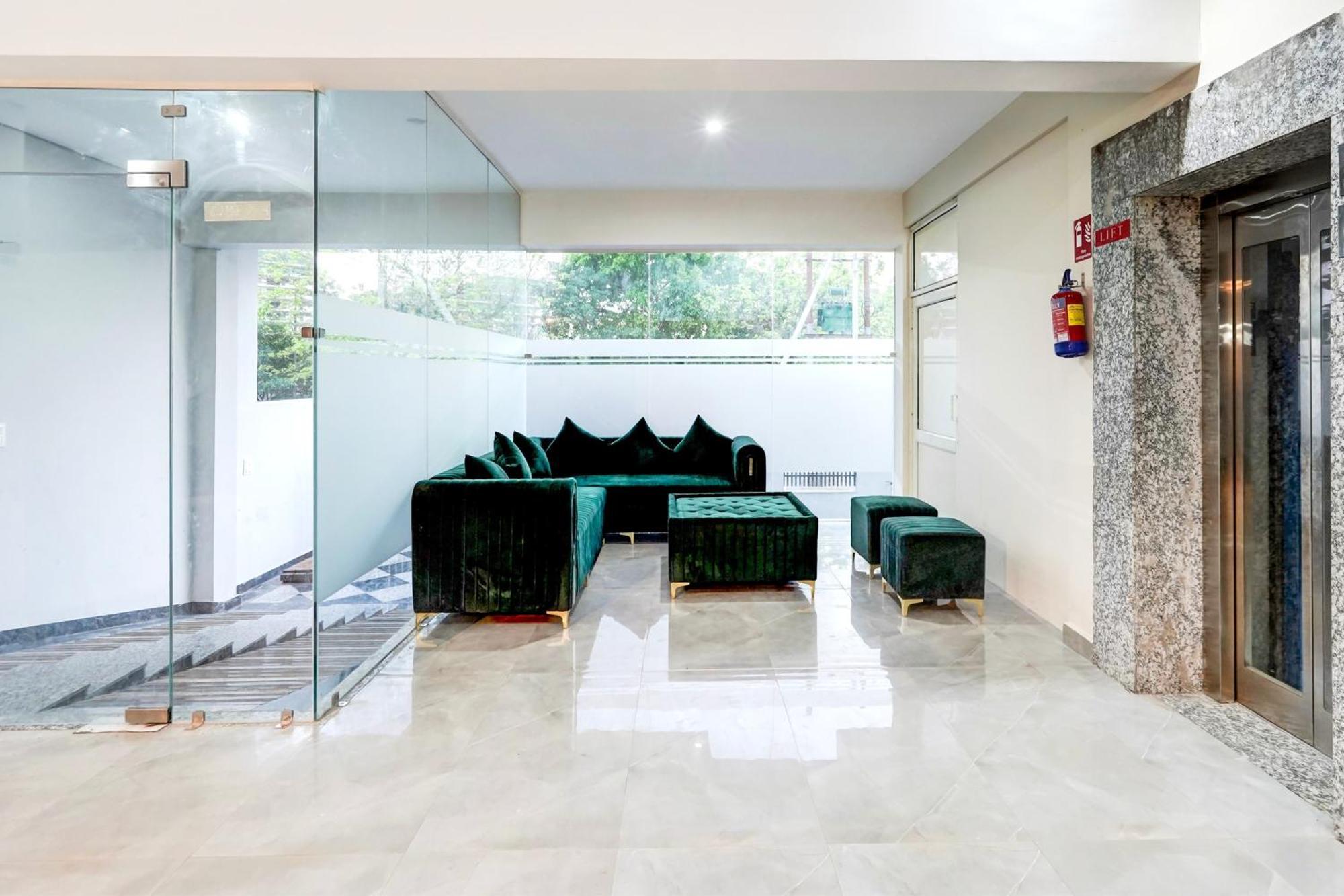 Super Townhouse Sector 86 Near Sector 83 Metro Station Hotell Noida Exteriör bild